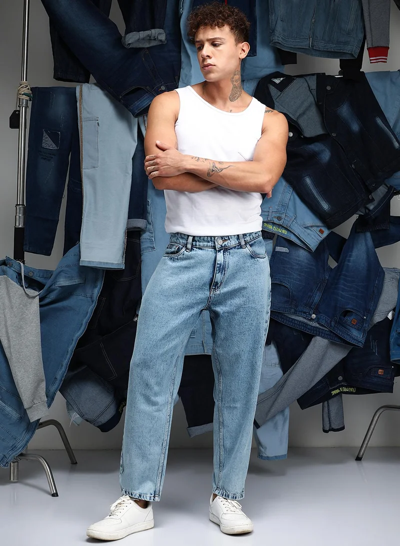 Campus Sutra  Men's Indigo Blue Acid-Wash Straight-Fit Denim Jeans For Casual Wear | Low-Waist | Medium-Wash | Button & Zip Closure | Denim Jeans Crafted With Comfort Wear For Everyday Wear for Men | Best Price UAE